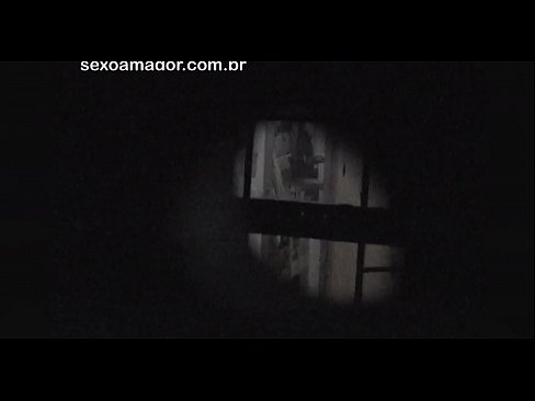❤️ Blondie tiġi filmata segretament minn voyeur tal-viċinat moħbi wara briks vojta Porno f'mt.dewporn.ru ❌️❤