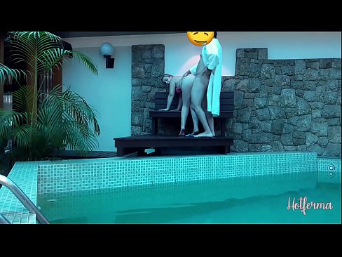 ❤️ Boss jistieden maid għall-pool, iżda ma setgħetx tirreżisti sħun Porno f'mt.dewporn.ru ❌️❤